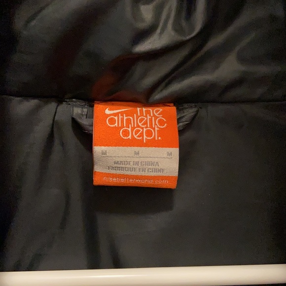 Women’s down filled puff Nike jacket - Picture 2 of 2